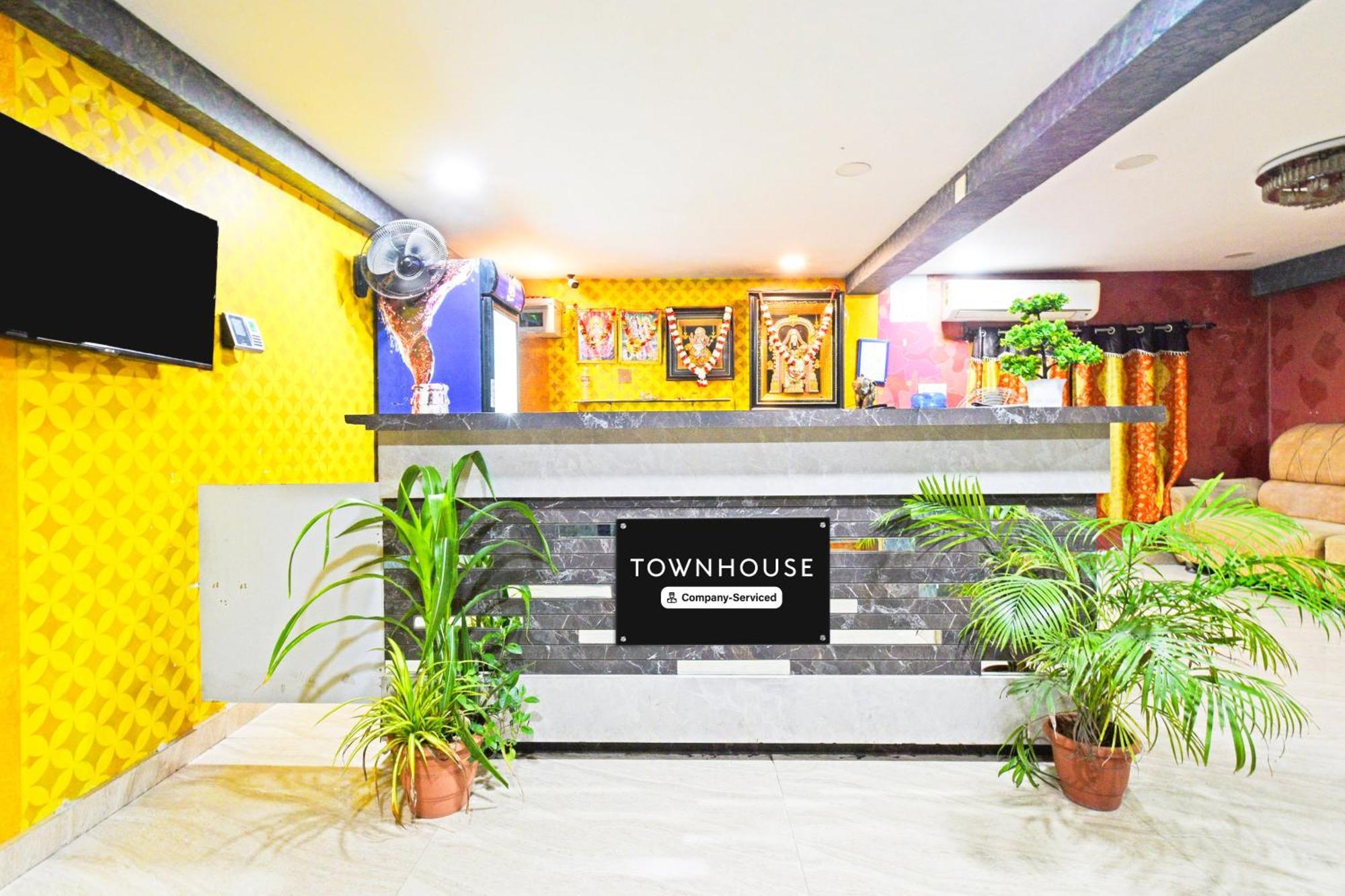 Super Townhouse Mancherial Mancherāl Exteriör bild