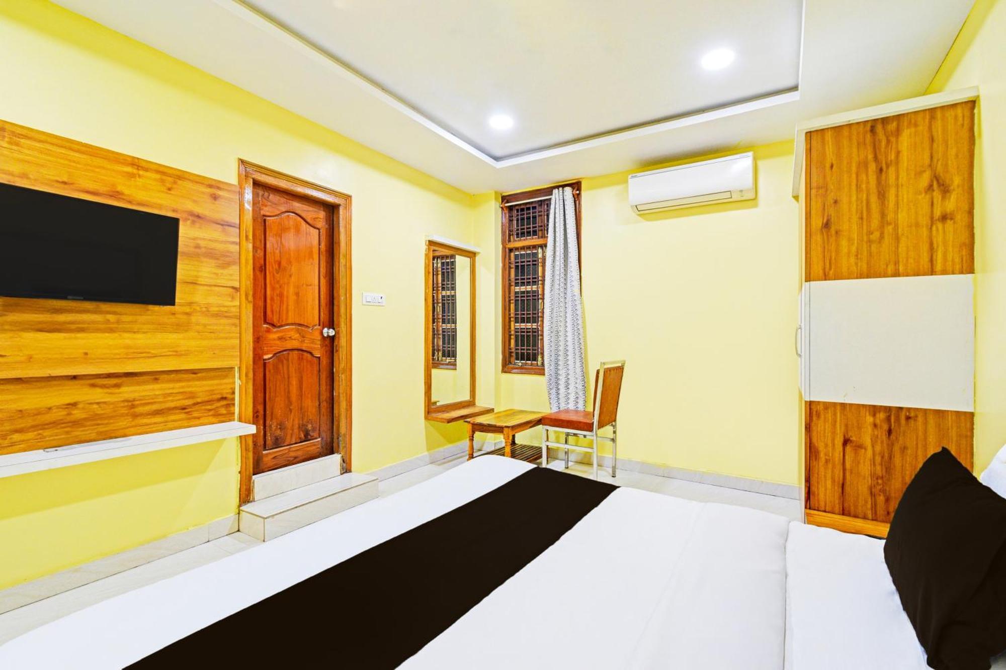 Super Townhouse Mancherial Mancherāl Exteriör bild